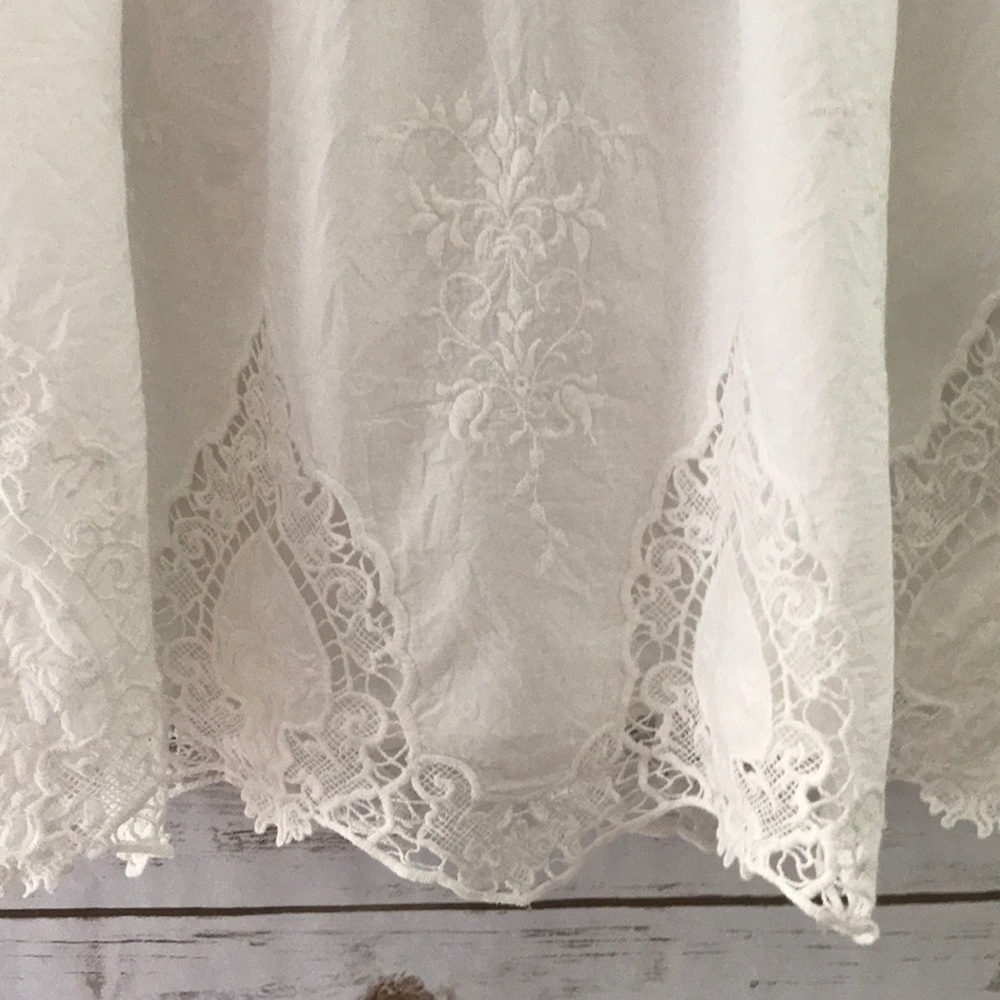 • Forever 21 White Crochet Dress • - Picture 3 of 7